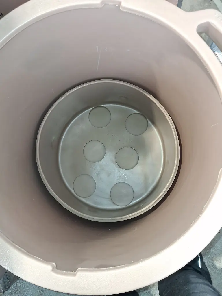 PortaGrazer XL mit 6 x 4 Zoll Löcher.webp